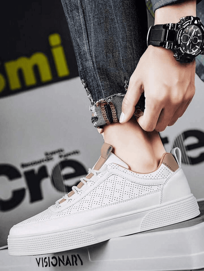 Sneakers homme et baskets blanches minimalistes, chaussures pour homme avec semelle orthopédique et design épuré