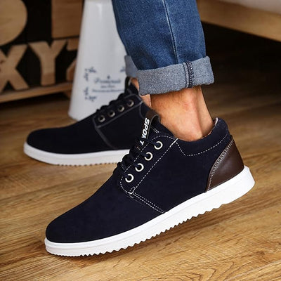 Baskets homme Royal Crest, chaussures en daim bleu marine avec semelle ergonomique, sneakers mode casual, idéales pour un look urbain et moderne