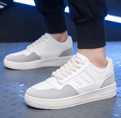 Baskets blanches homme en soldes, chaussures homme confortables, sneakers streetwear, basket chaussure légère et respirante avec semelle orthopédique, look moderne.